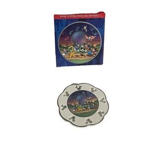 Vintage WALT DISNEY WORLD 2000 Celebrate the Future Hand In Hand Disc Ornament